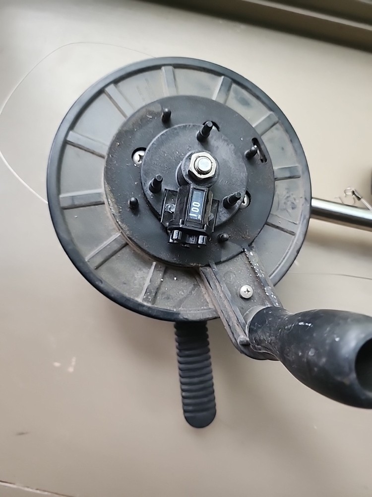 Scotty Manual Downrigger w/ Rod Holder