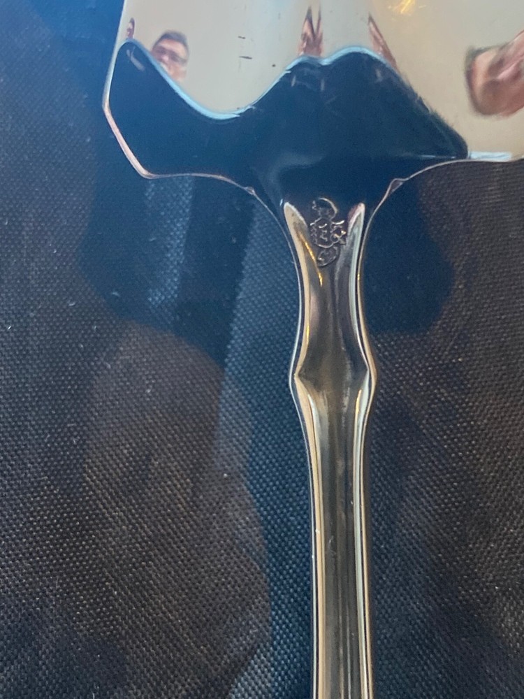 WEIDLICK DEVON STERLING SILVER ALL SILVER PIE SERVER SUPER SHAPE NOT MONOGRAMMED