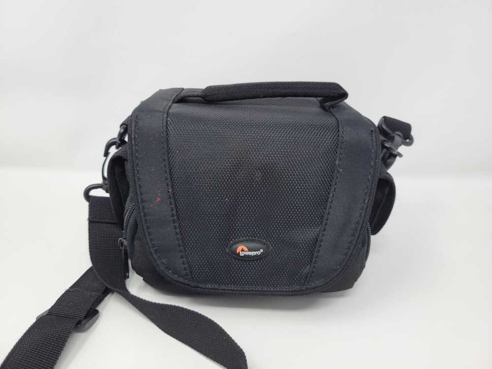 On the Go Lowepro Compact Digital Camera Bag Adjustable Strap Handle Portability