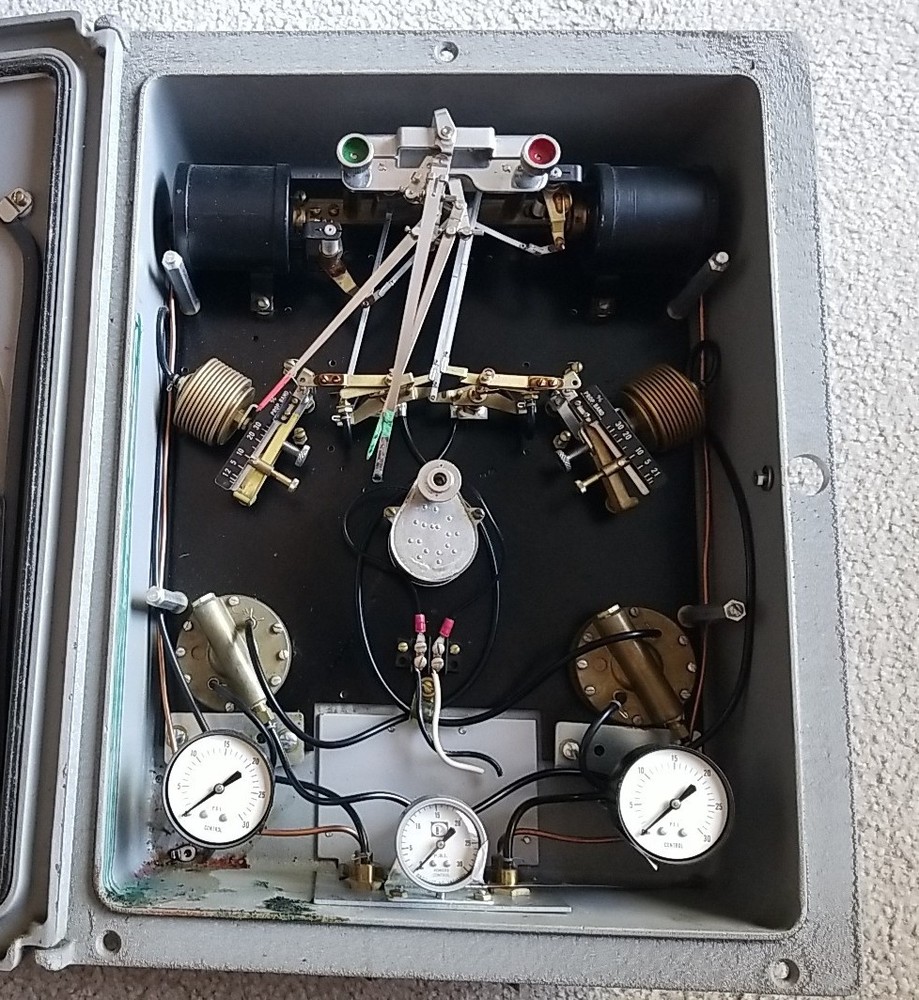 Powers Regulator Co Type 101-0496 Model IN2 Circular Chart Recorder Steampunk