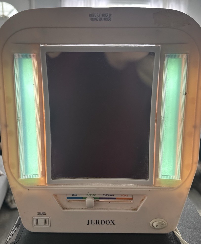 Vintage Jerdon Tabletop Two Sided Lighted Makeup Mirror JGL7W