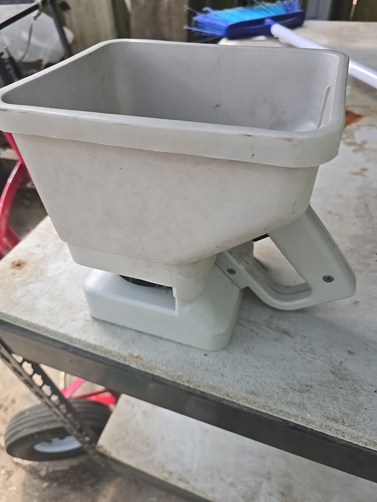 Sears ~ Craftsman Hand Fertilizer Spreader