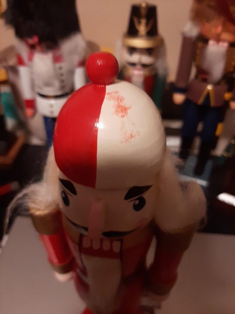 10" WOODEN NUTCRACKER !