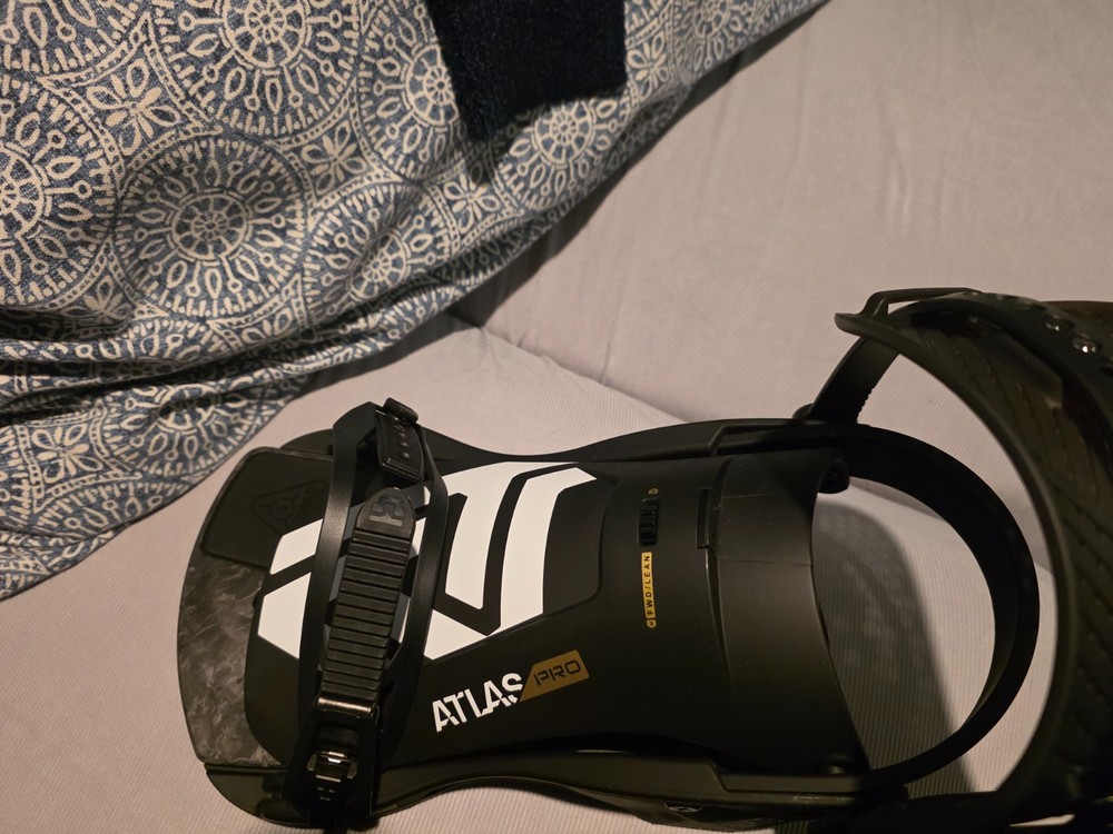Union Atlas Pro Bindings Black/White Size Large