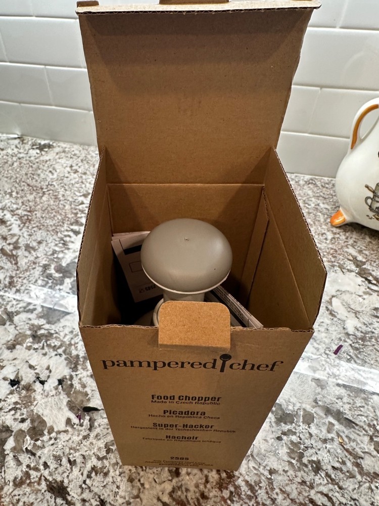 Pampered Chef Food Chopper (Top-Down Push Function) White - #2585