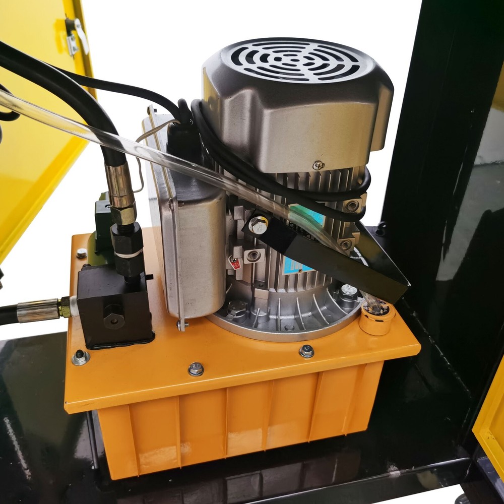 200 Type Electric Multi-Functional 4-in-1 Busbar Processing Machine 750W