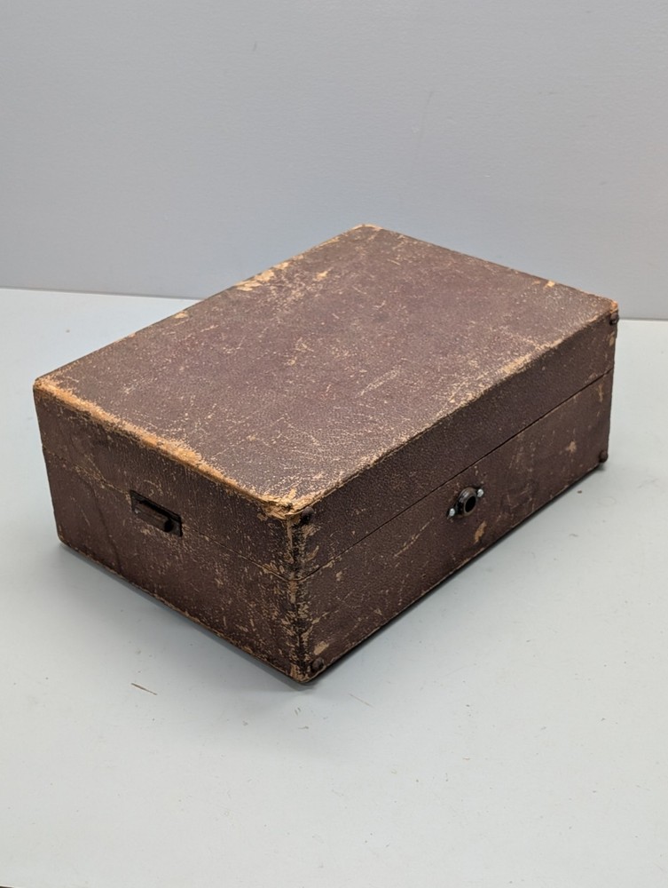 Thorens Acoustic Portable Gramophone record player c1939