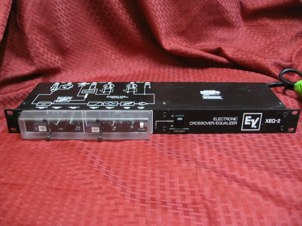 PAIR Electro-Voice (EV) XEQ-2 Electronic rackmount Crossover/Equalizer tested
