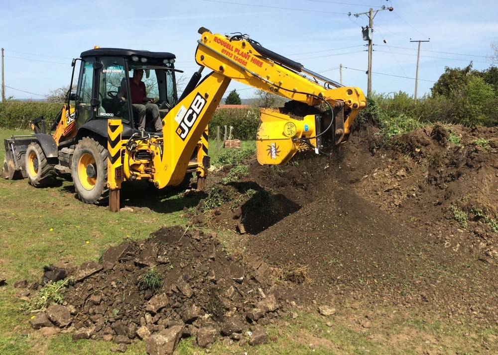 fast, efficient backhoe screening bucket