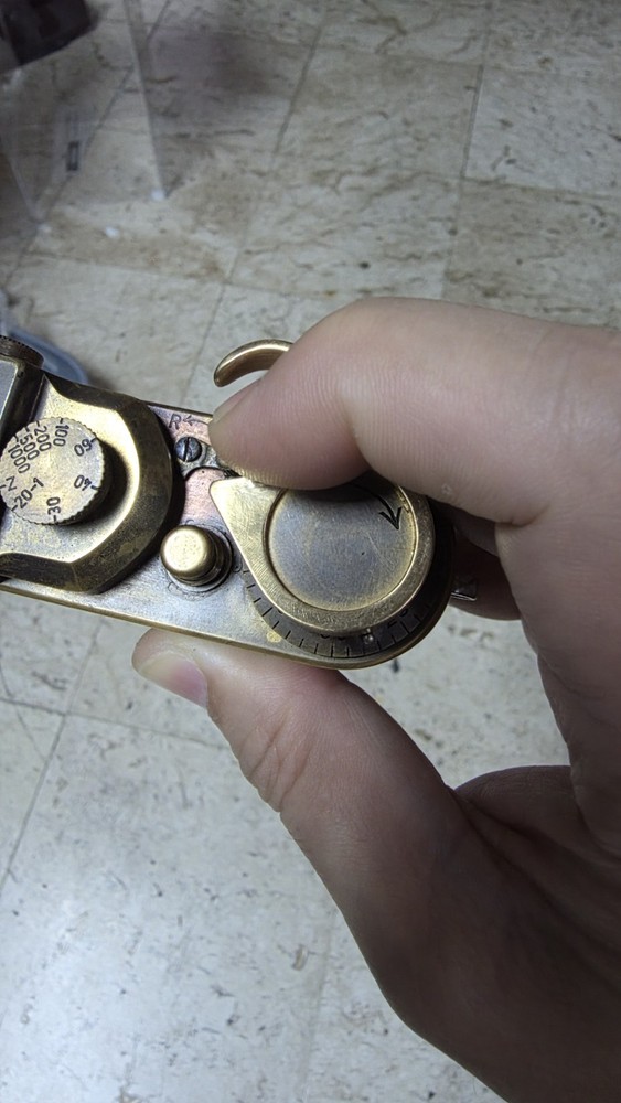 leica rapid advance lever shutter camera