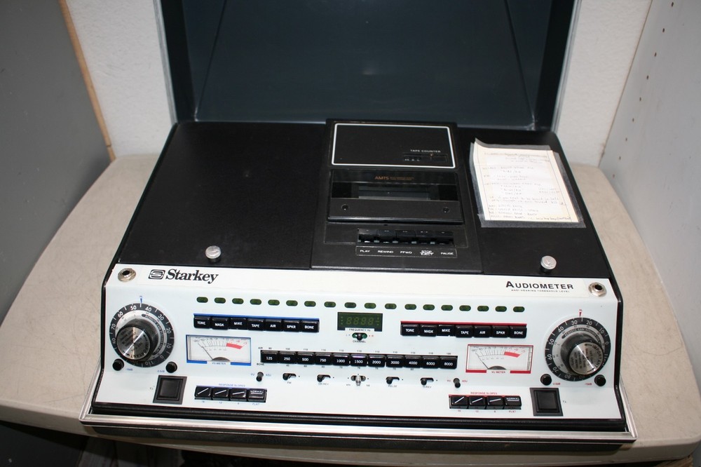 Starkey Audiometer with Microphones AS-IS