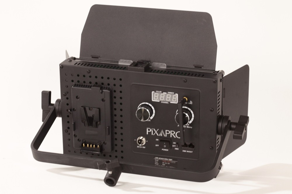 Pixapro VNIX LED1000B Light with Case #47787