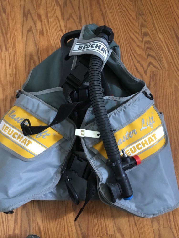 Beuchat Masterlift Equalizer Size S Buoyancy Compensator