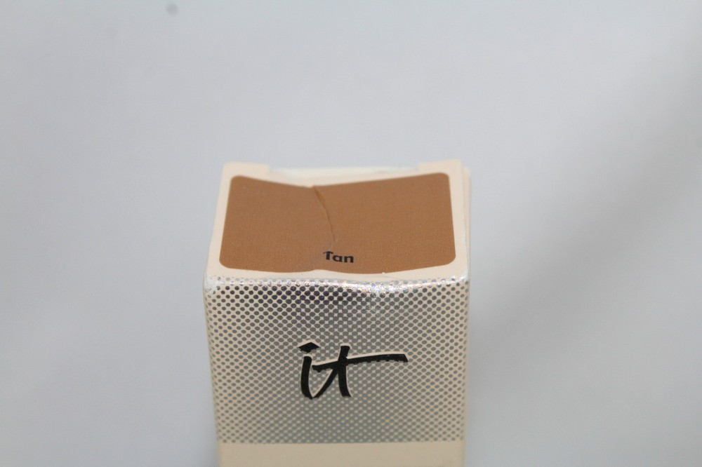 IT COSMETICS CC+Nude Glow Medium Coverage, Tan SPF 40 1.08 Fl Oz, Exp:05/24