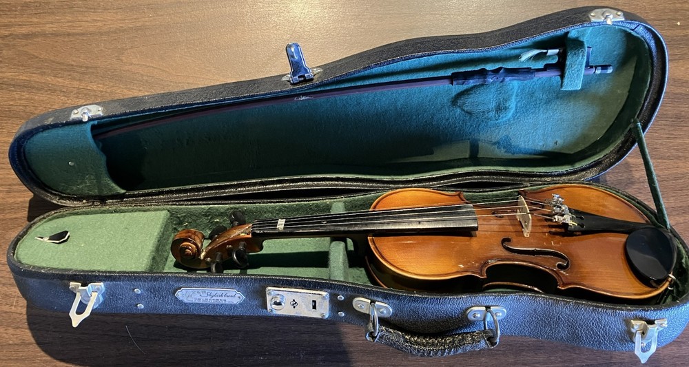 Skylark Brand 1/4 Size Violin