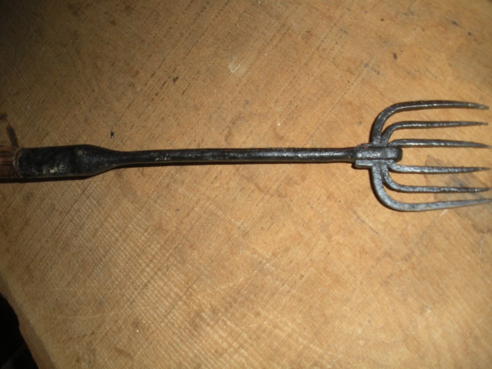 Vintage Cast Iron Fish GIG, Gaff, Spear