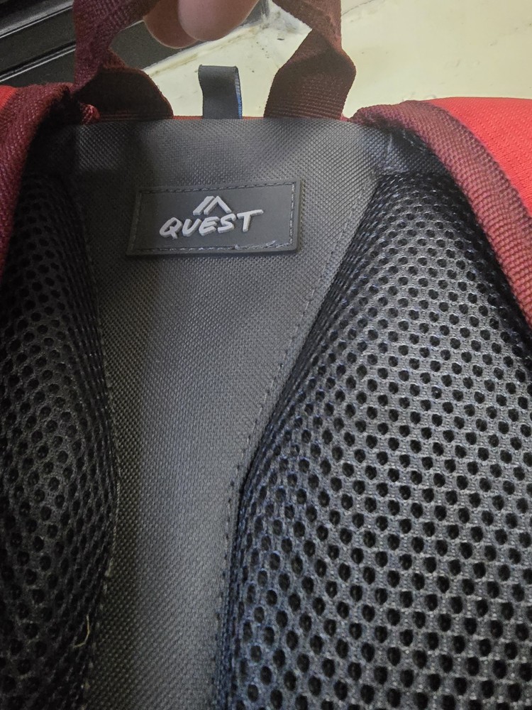 Quest Adrift 2l Hrdration Backpack Red Used