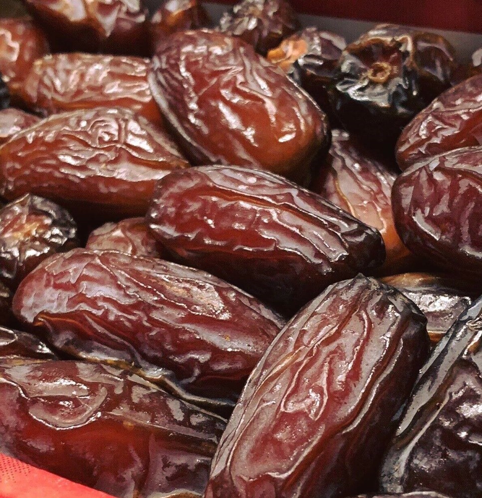 Organic Gourmet Medjool Dates  4 LB Box