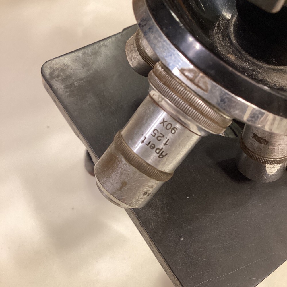 Vintage ERNST LEITZ WETZLAR Microscope - 3 Objectives Included