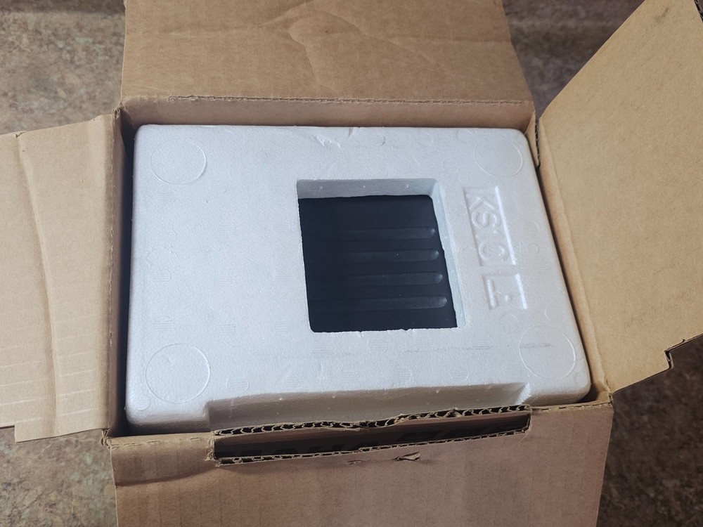 Yamaha KS-10 Keyboard Powered Speaker Pre-owned w/ Box + Cable