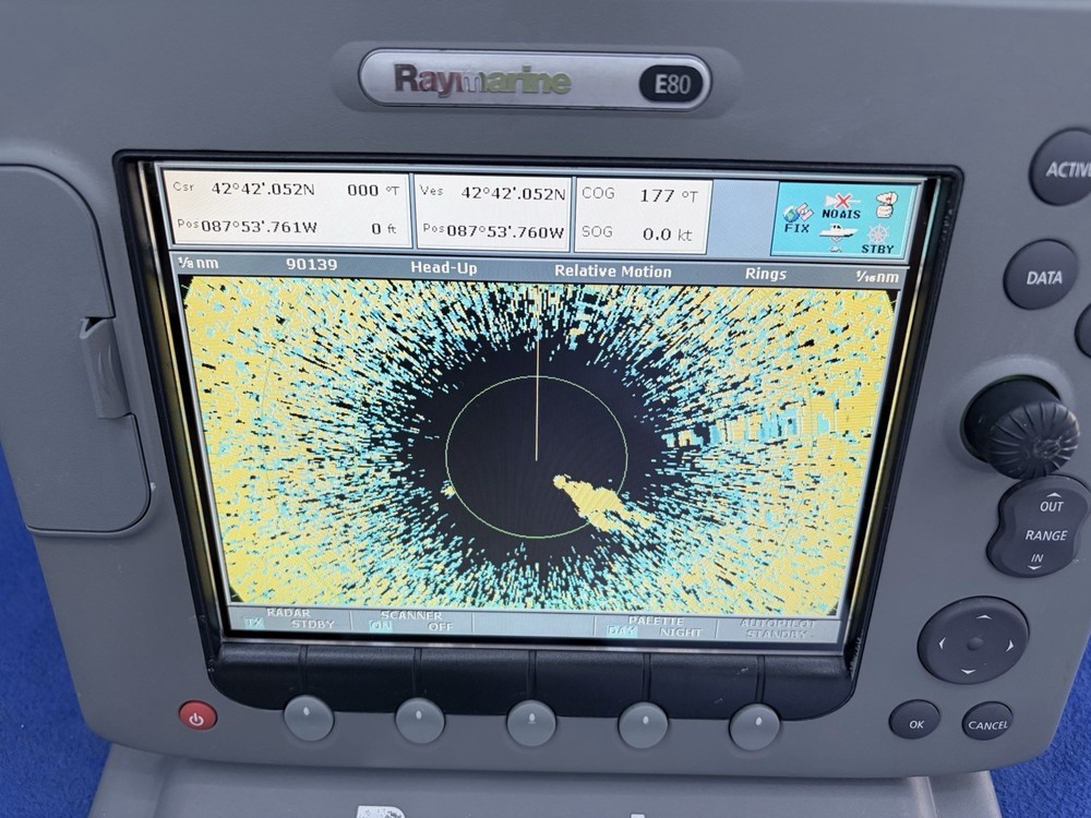 Raymarine E80 Classic GPS Chartplotter Multifunction Display W/ Cover; Tested
