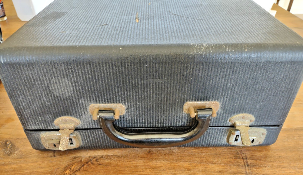 [Excellent] 1949 Smith-Corona Silent "Floating Shift" black typewriter with case