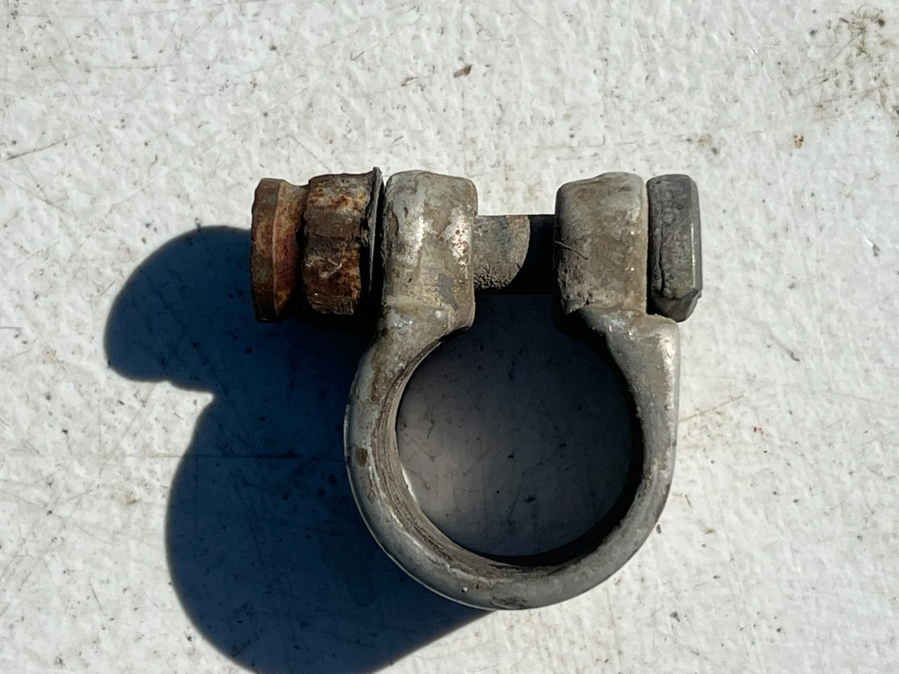 VINTAGE SCHWINN 'AS' SCRIPT SEAT POST CLAMP