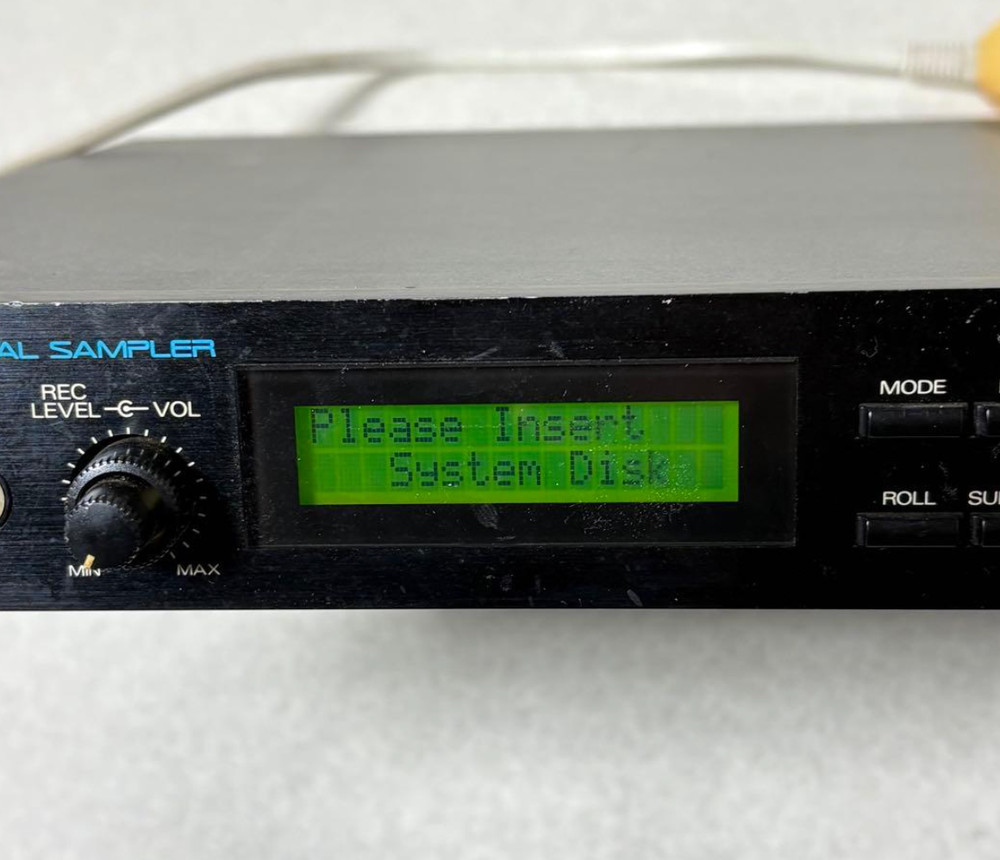 Roland S-330 Digital Sampler Rackmount
