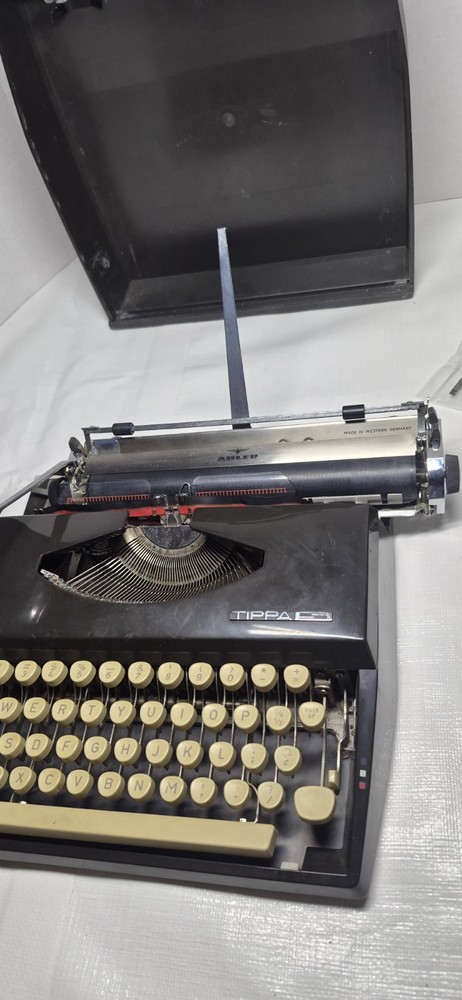Adler Tippa S Typewriter Case 1960s - Tested working Read