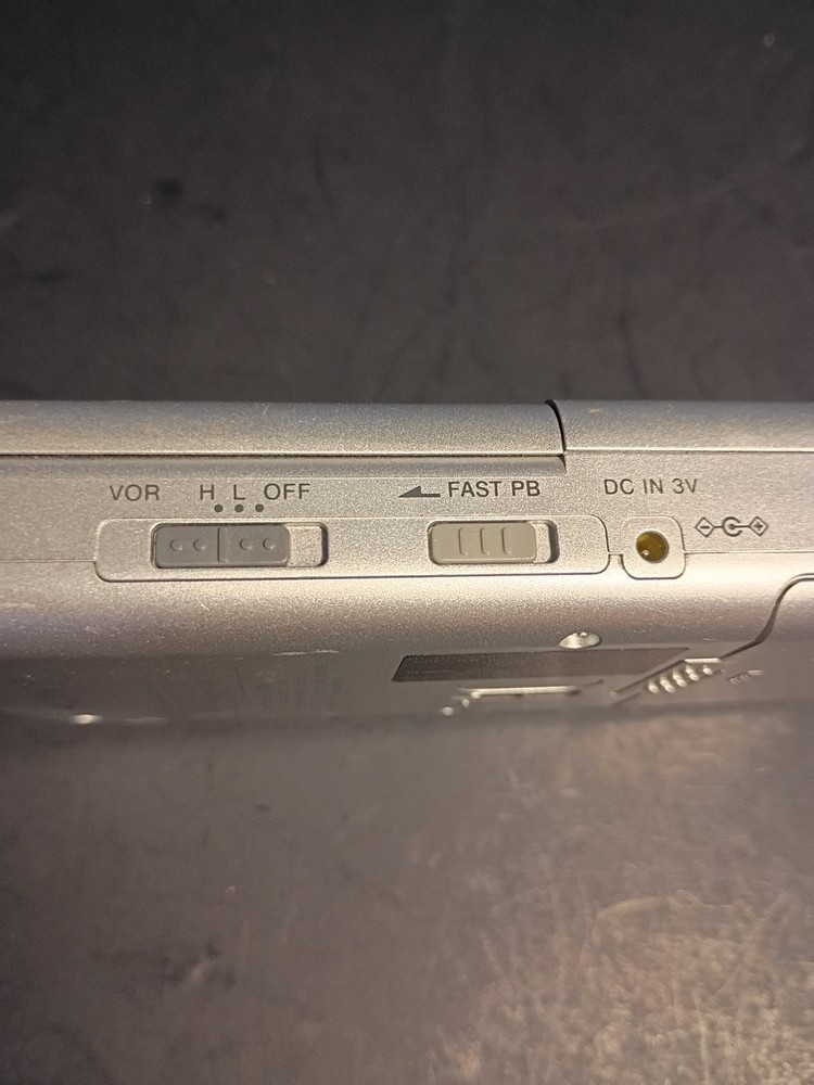Sony M-830V Handheld Cassette Voice Recorder. Not functioning Read