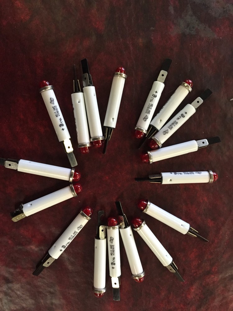 CHICAGO MINIATURE LAMP LED PANEL LIGHT MIXTURE - 99 PCS