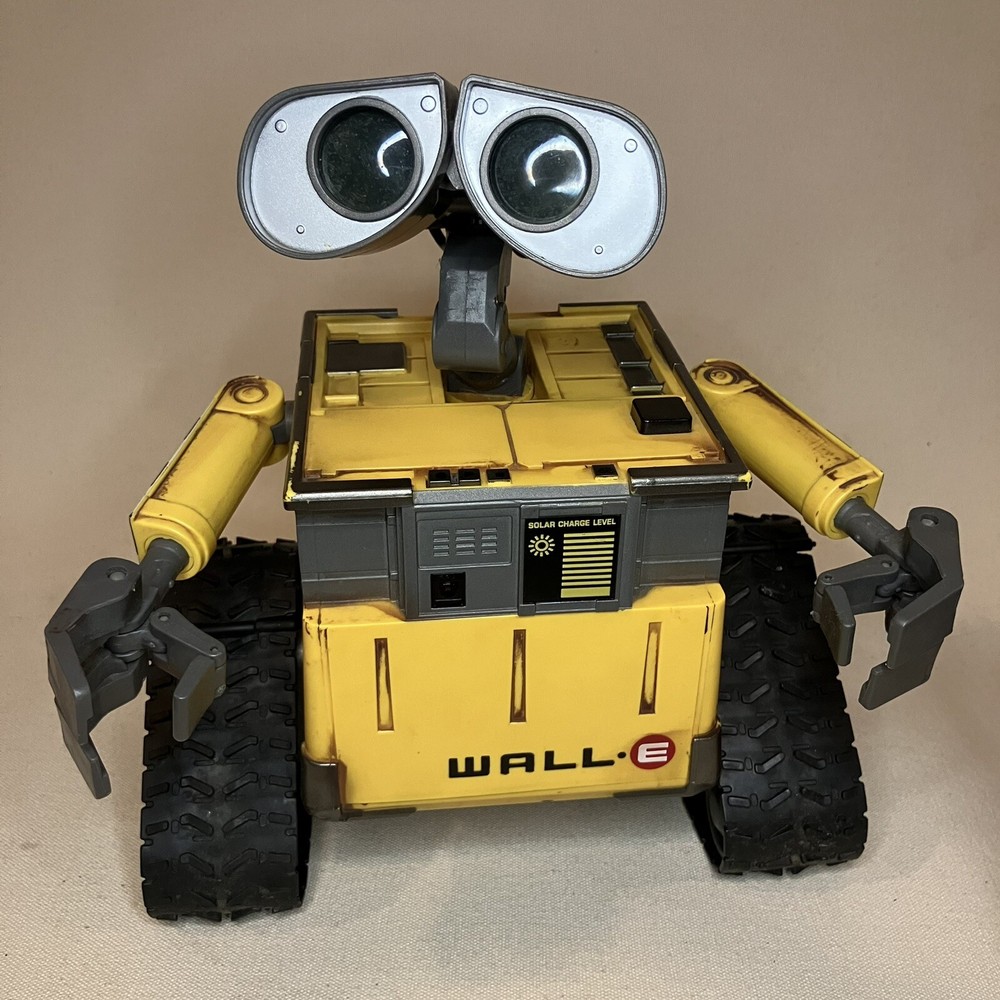 2008 Thinkway Toys Disney Pixar WALL-E interactive robot-no remote - Works