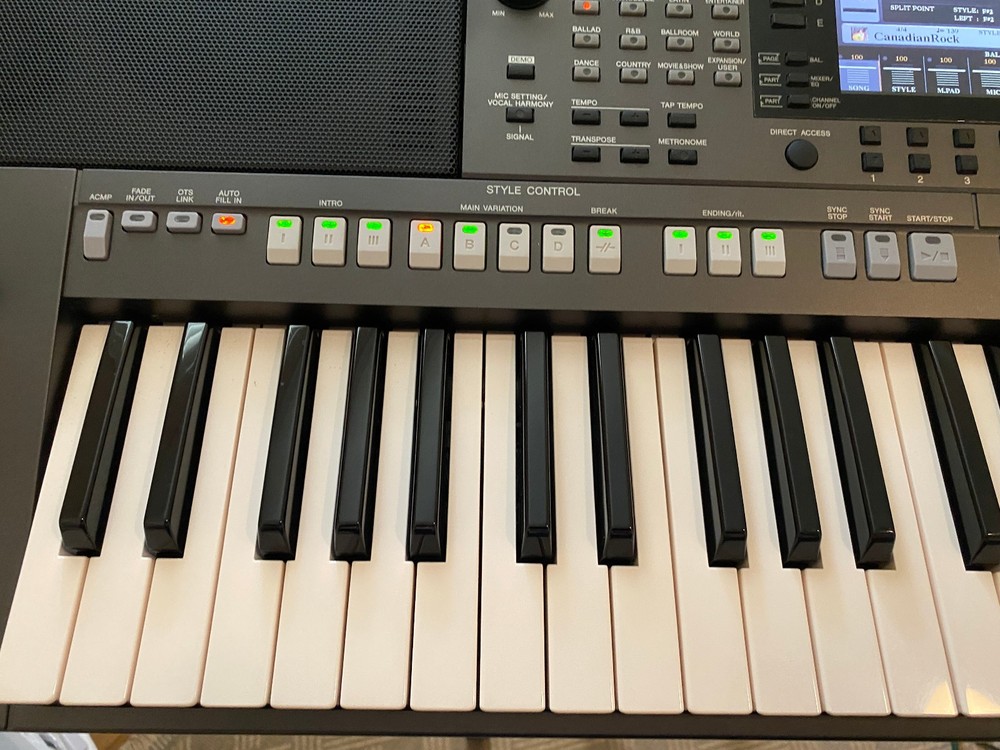 Yamaha psr S 970