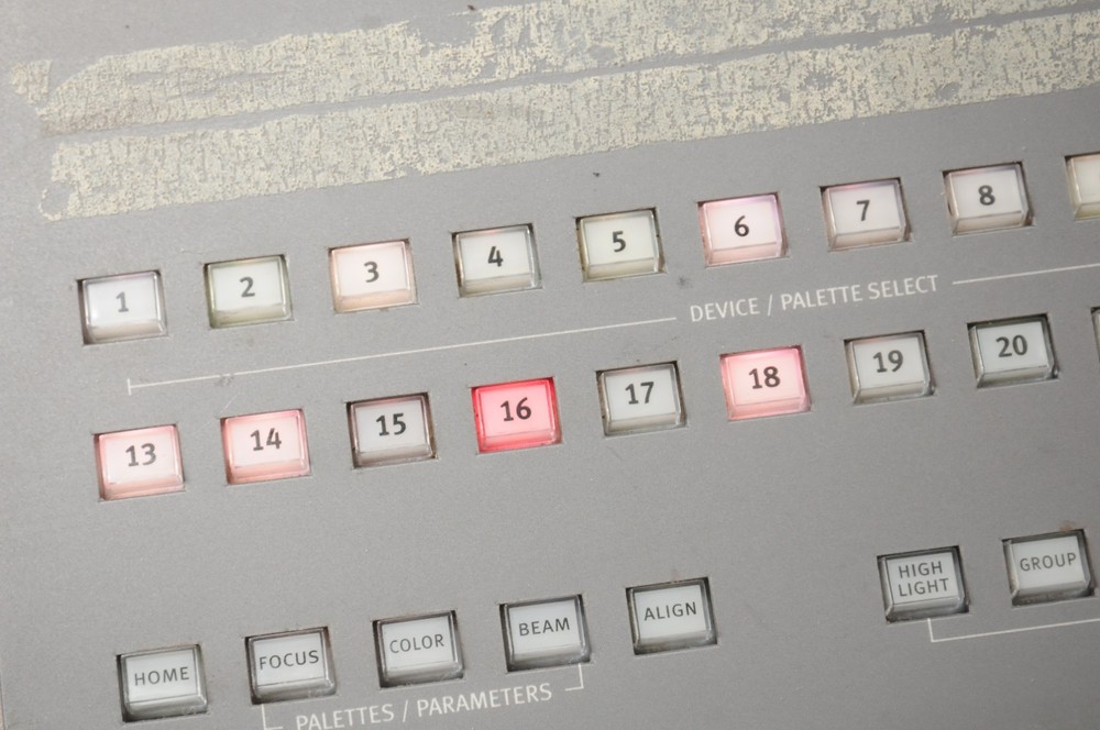 ETC SmartFade ML 24/48 Lighting Control Console Powers on - FOR PARTS