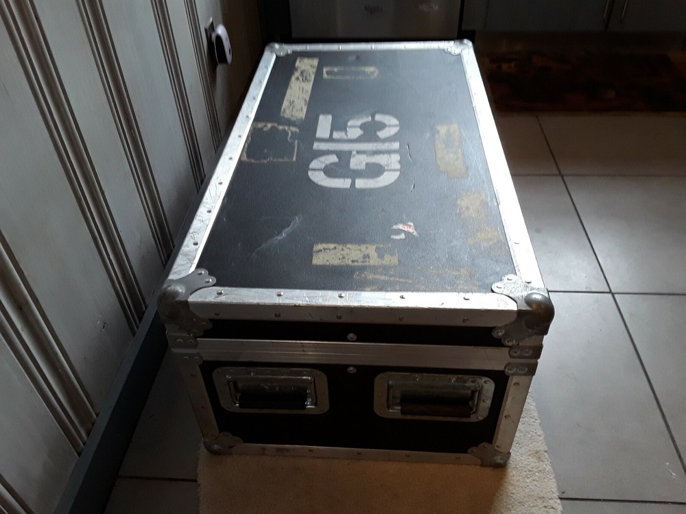 Custom Pedalboard Anvil case