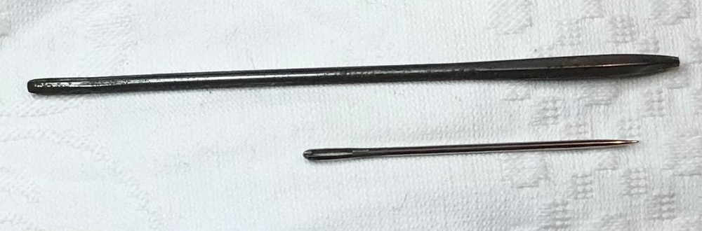 Collection of LATCH HOOKS tiny CROCHET tools LARGE NEEDLES