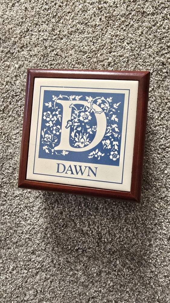 REAL WOOD KEEPSAKE BOX"DAWN"CERAMIC TILE TOP FELT INNER 5"X5"*REALLY NICE BOX*