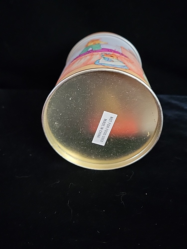 Adorable Tin container w/Sewing Mouse Theme 5" Tall
