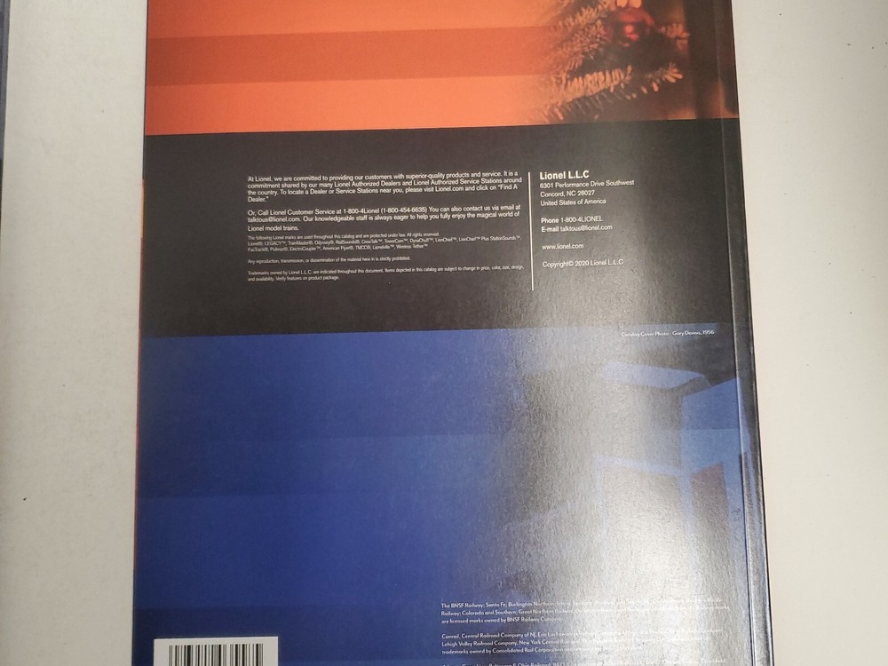 2020 LIONEL TRAINS CONSUMOR CATALOGS Volume 1 & 2