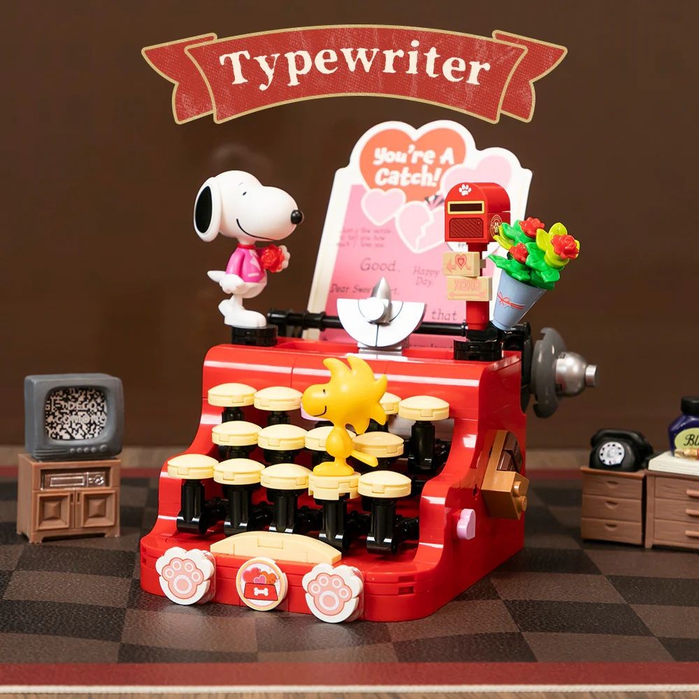 Snoopy‑Peanuts: Writer’s Desk Typewriter Set