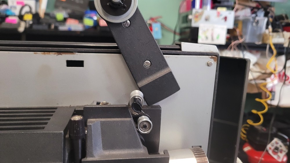 READ Bell & Howell Compatible 8 mm/Super 8 Autoload projector Model 466A READ