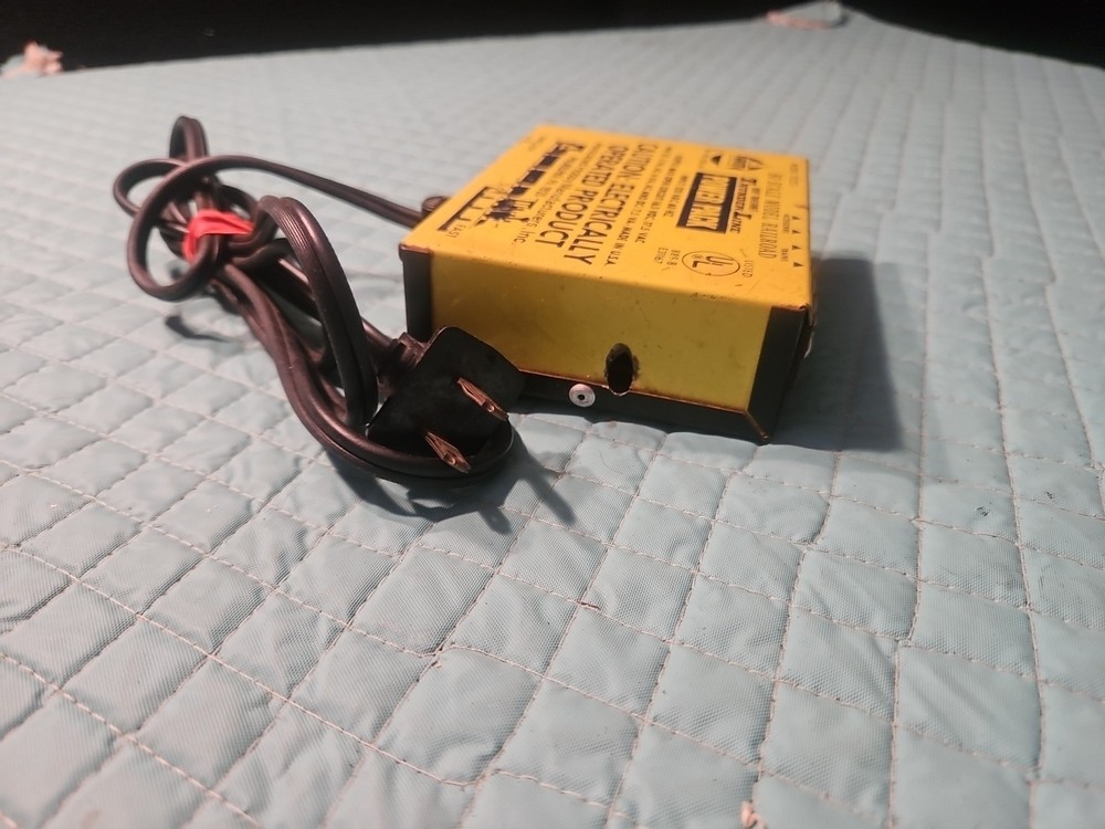 AHM Model 70203 Thunder Line Power Pack Transformer HO Scale Model Train USA
