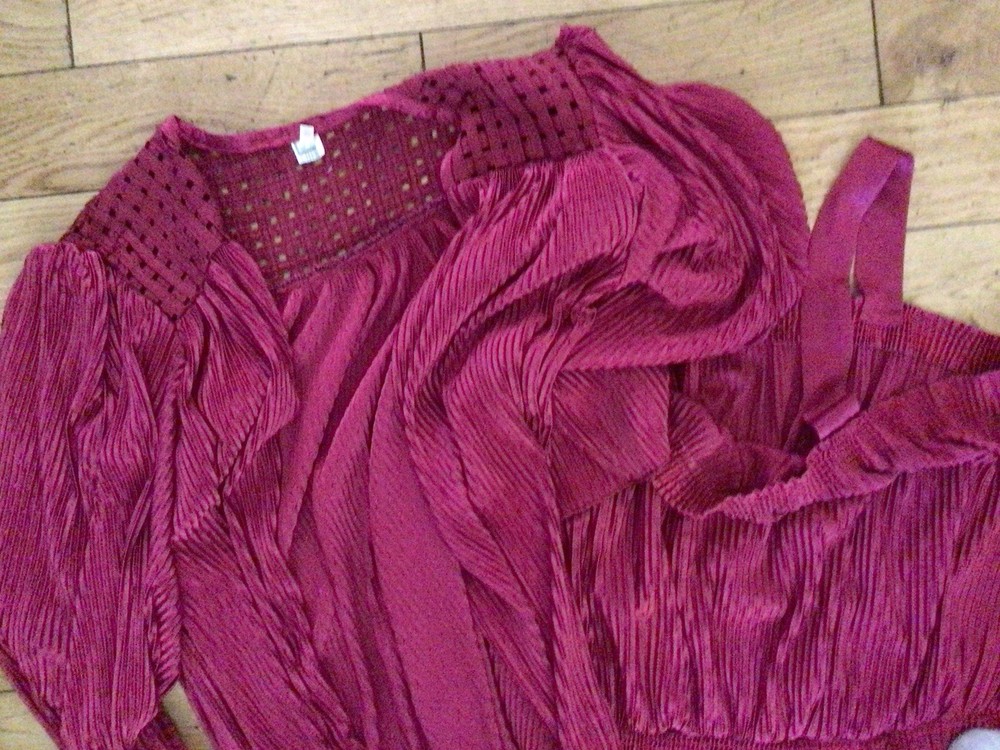 Ladies Size 16 Two Piece Preowned