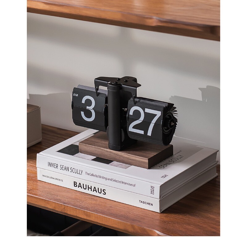 Automatic page turning clock desktop ornament retro mechanical pendulum creative