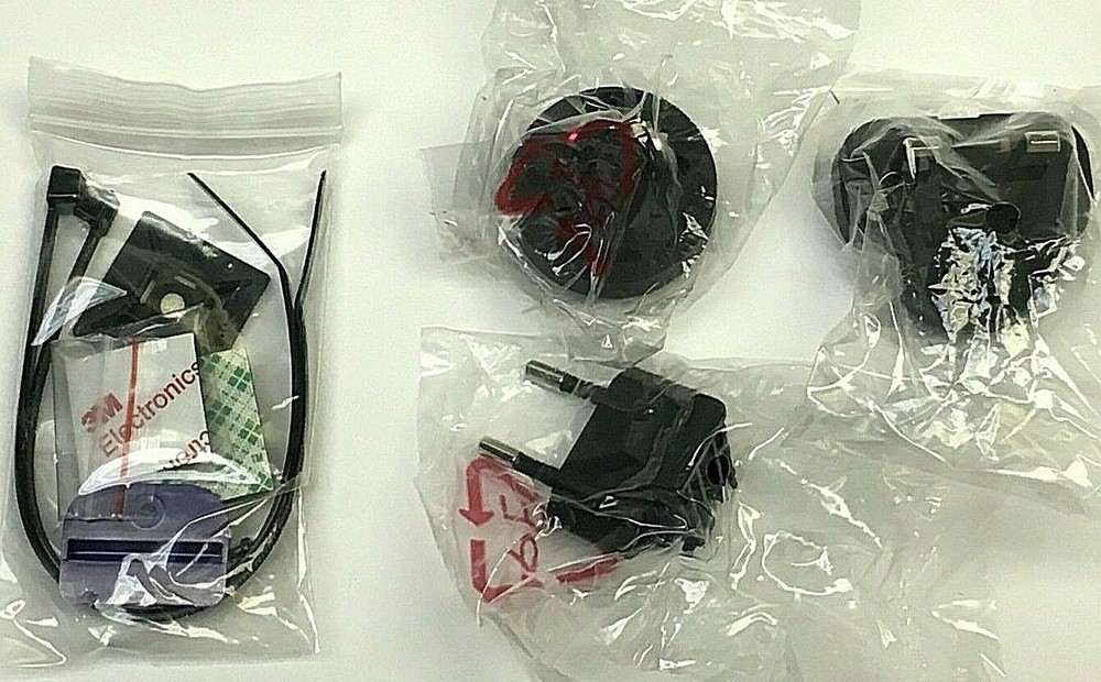 Power Adapters KIT for a BrightSign Series Networked Multi-Control Media Player