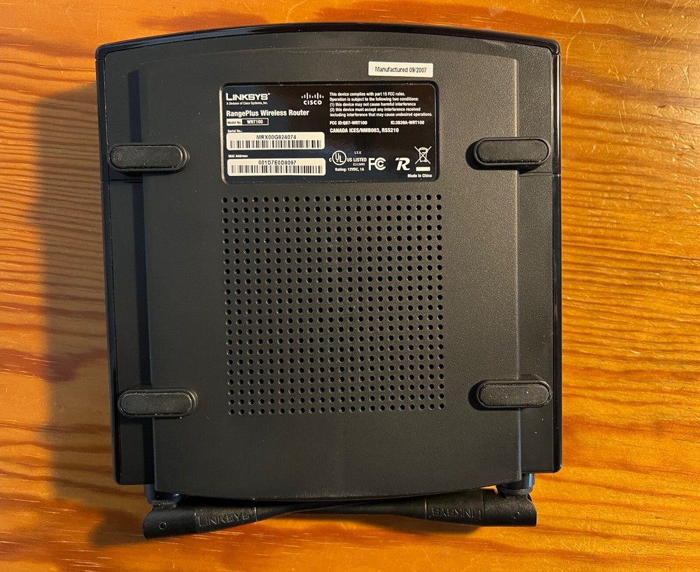 Cisco Linksys RangePlus MIMO Wireless Router WRT100