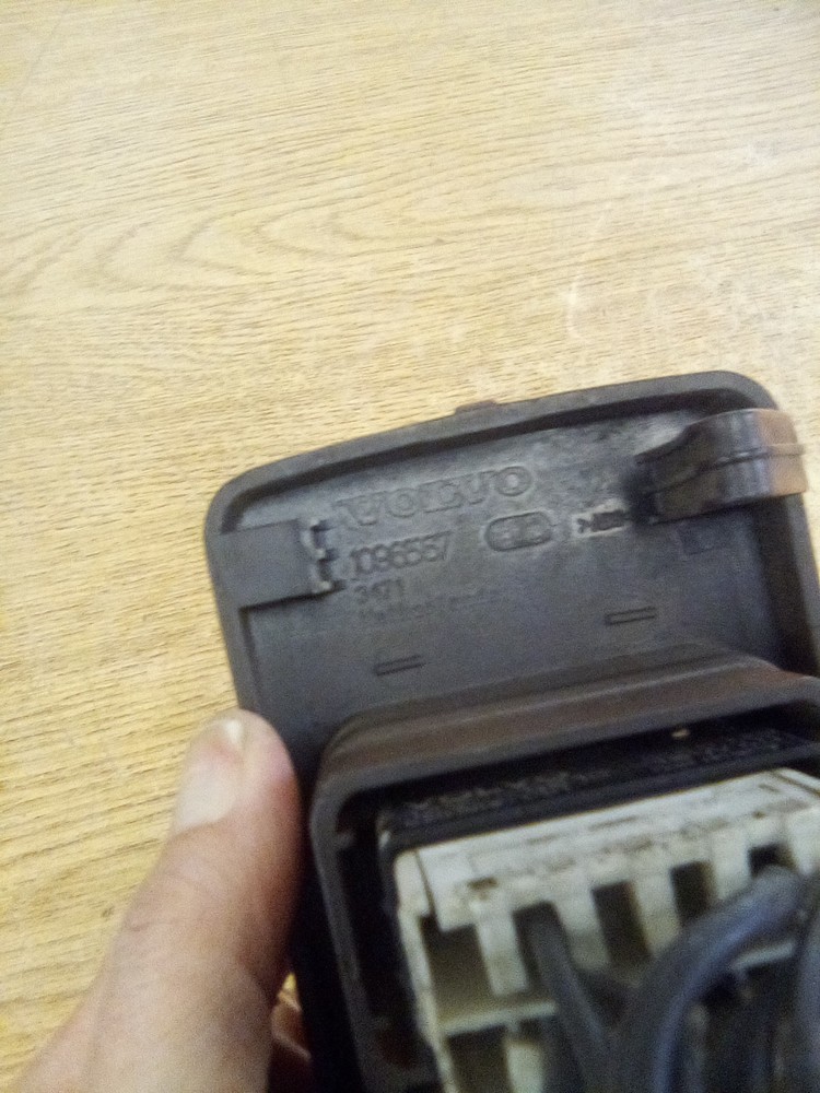 2019 Volvo VNL 1096567 Switch Panel