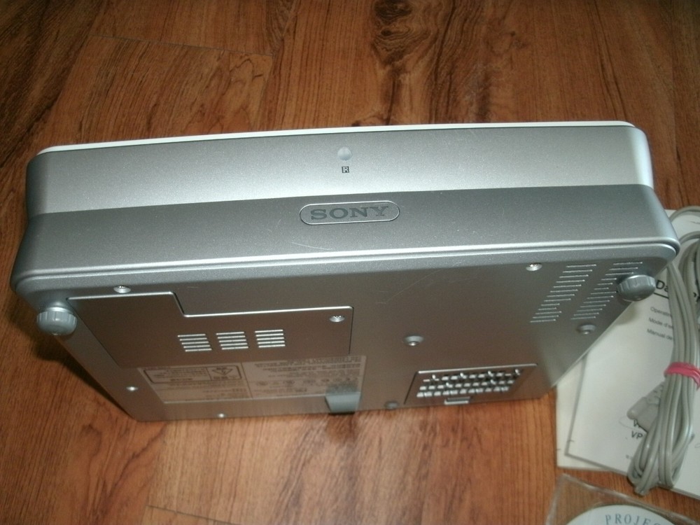 Sony Data Projector VPL-CX6 & Accessories, Excellent Working Condition