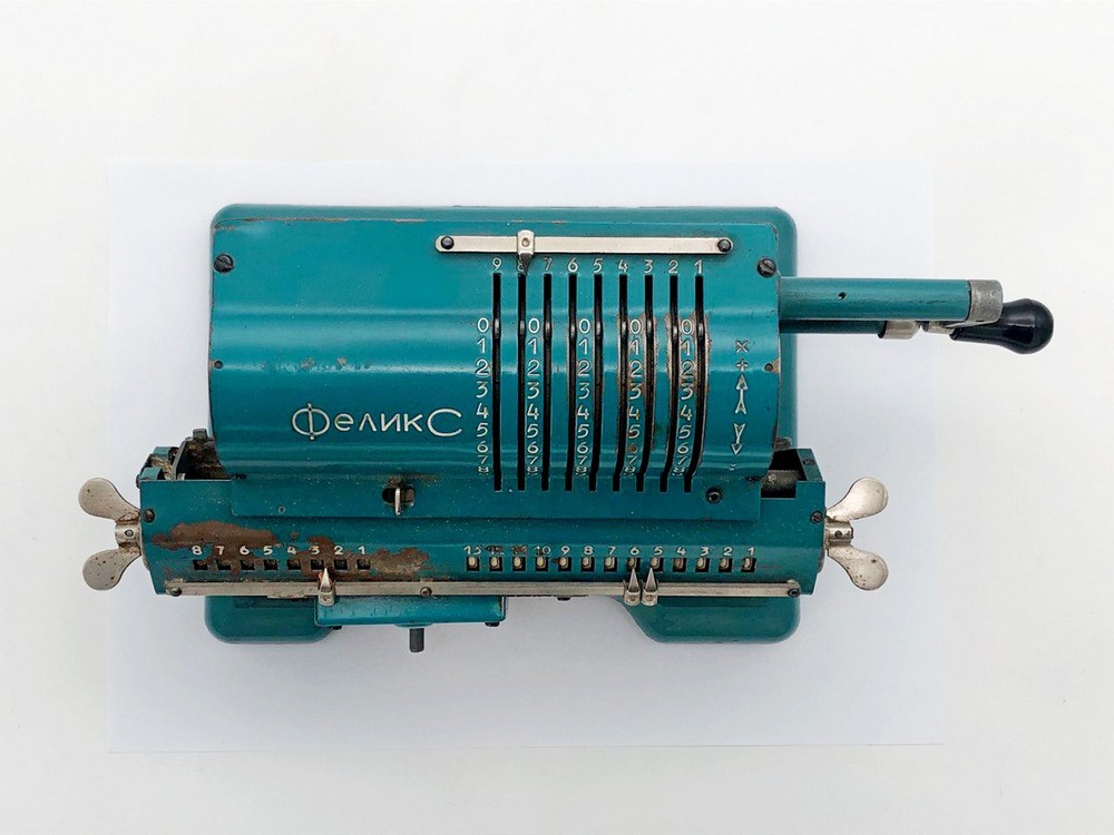 Felix Arithmometer Vintage Calculating Device Pre-computer Adding Machine USSR