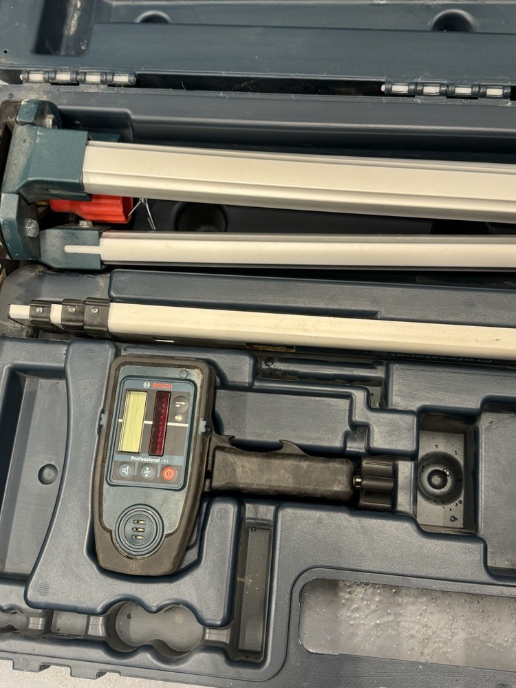 Bosh Laser Level With Tripod